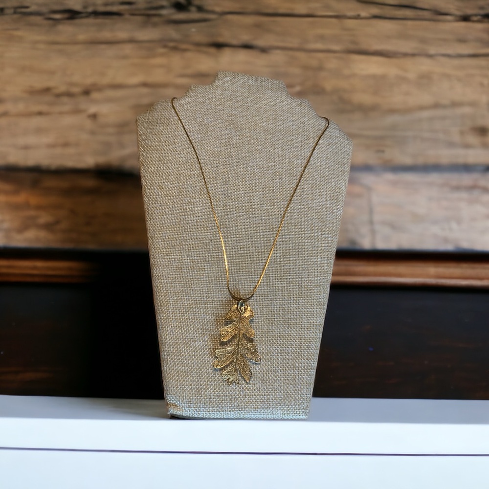 Real leaf dipped in gold pendant - Picture 1 of 5